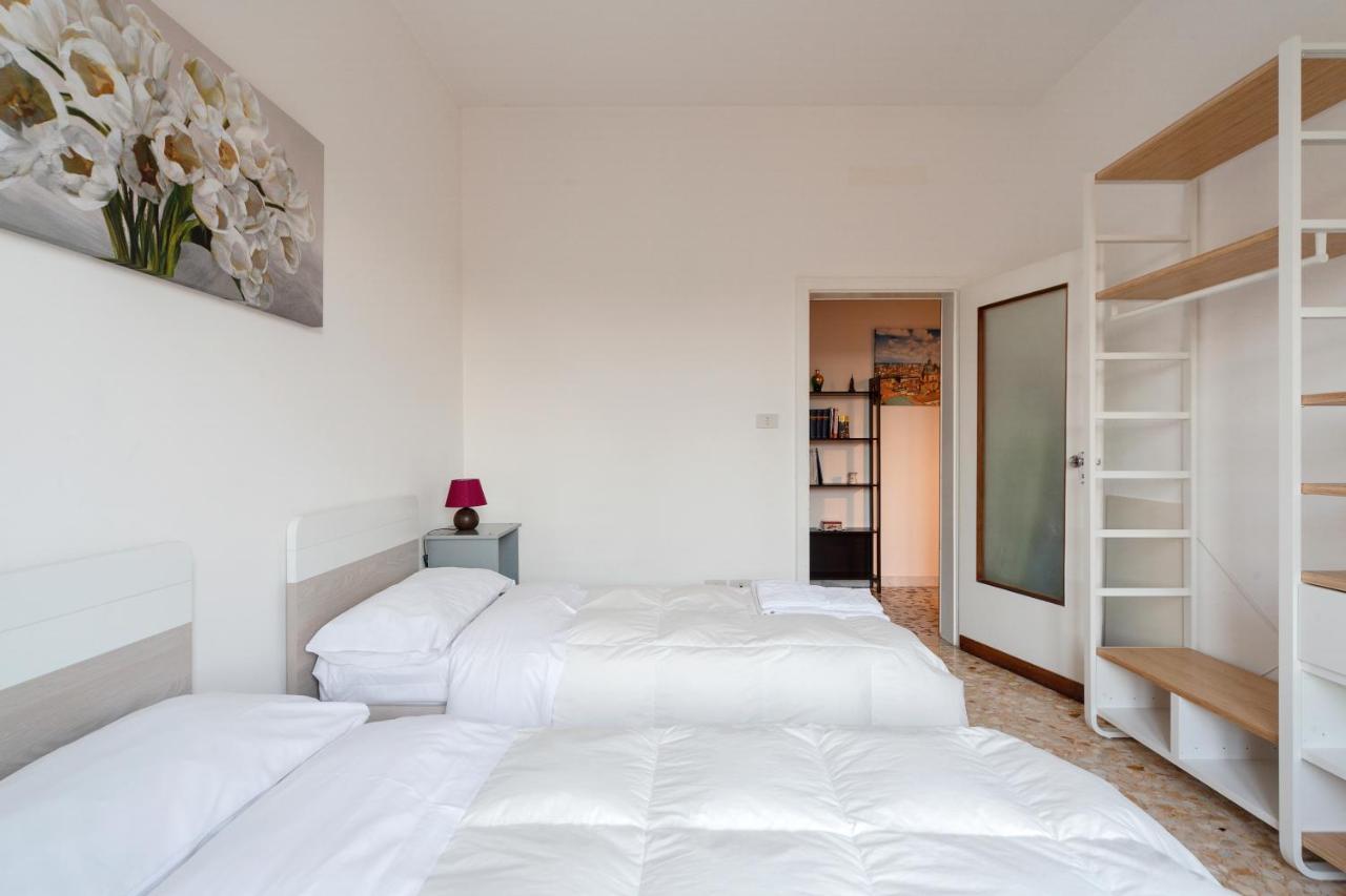Bright&Cozy C5 Fiera Apartment Bologna Luaran gambar