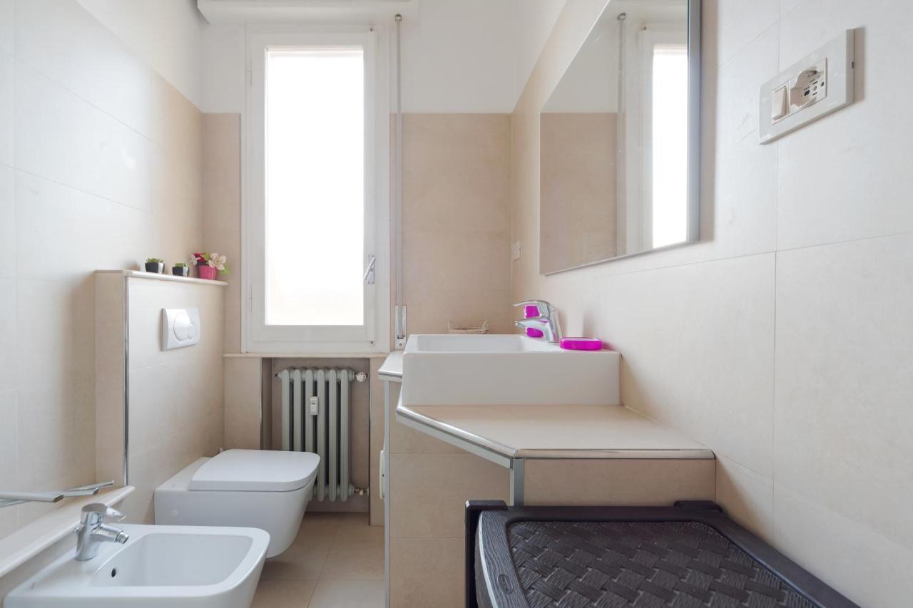 Bright&Cozy C5 Fiera Apartment Bologna Luaran gambar