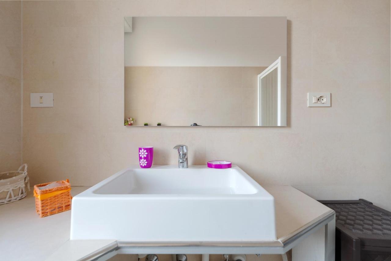 Bright&Cozy C5 Fiera Apartment Bologna Luaran gambar